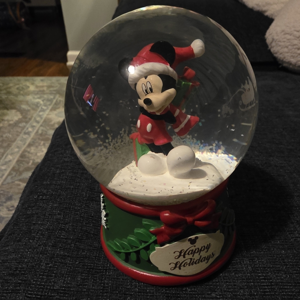 Mickey Mouse Happy Holidays Snowglobe